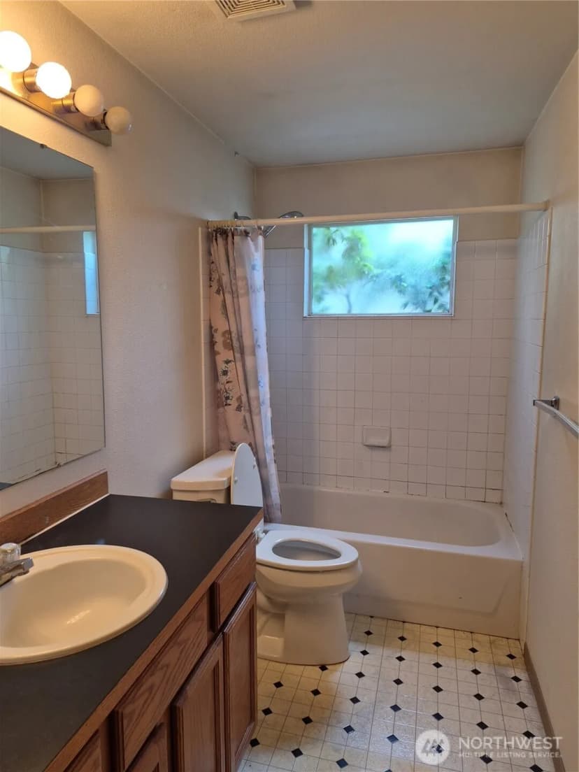 Property photo for 118 99th Court E, Tacoma photo 10