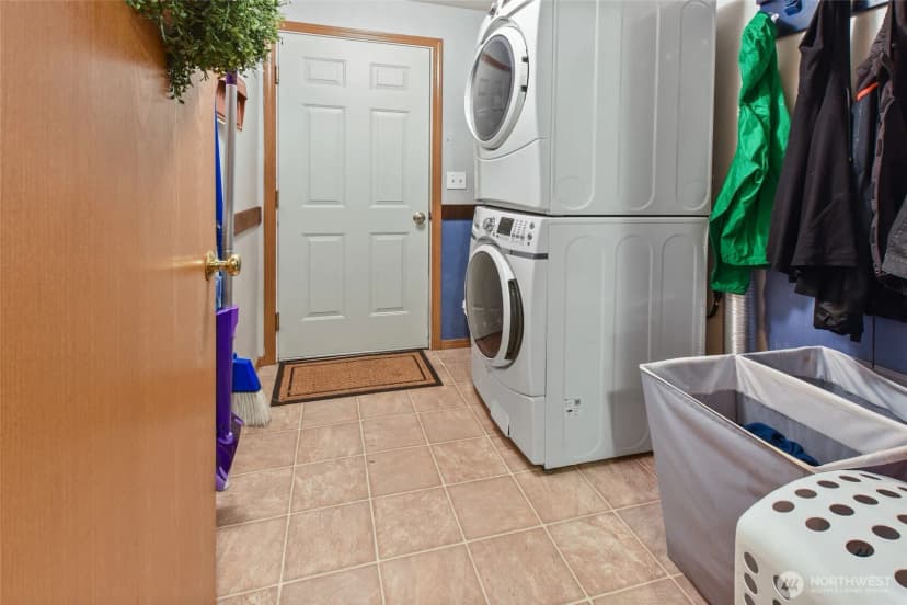 Property photo for 140 Se Foxglove Avenue, Shelton photo 29
