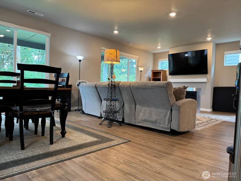Property photo for 927 Vine Maple Street Se, Lacey photo 3