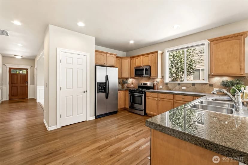 Property photo for 23323 Se 284th Street, Maple Valley photo 6