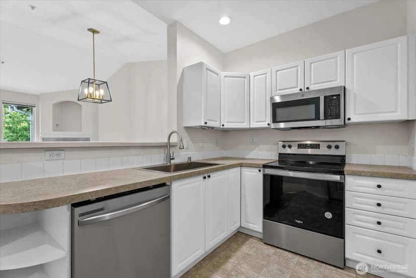 Property photo for 12712 Admiralty Way #g304, Everett photo 4