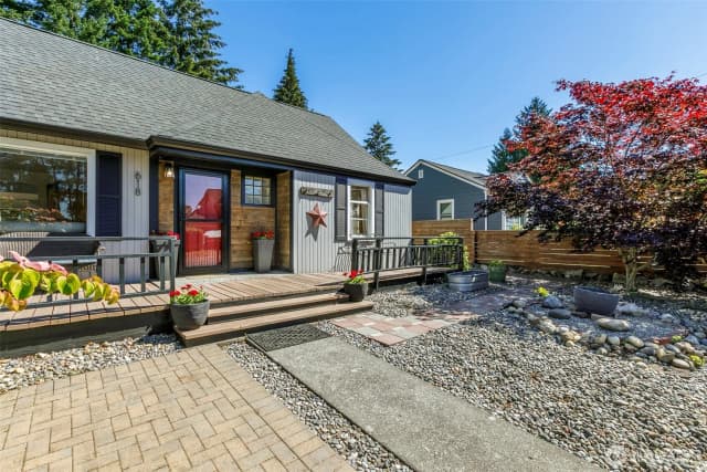 Property photo for 618 138th Street Sw, Burien photo 2