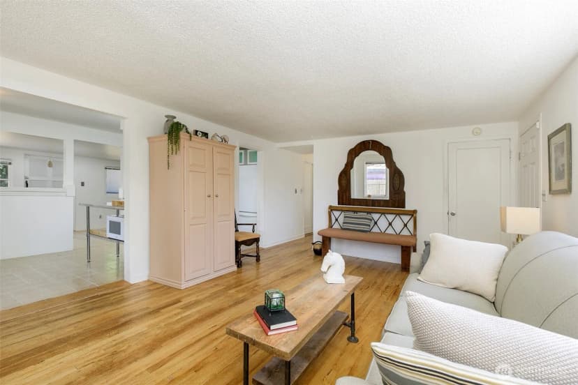 Property photo for 618 138th Street Sw, Burien photo 9