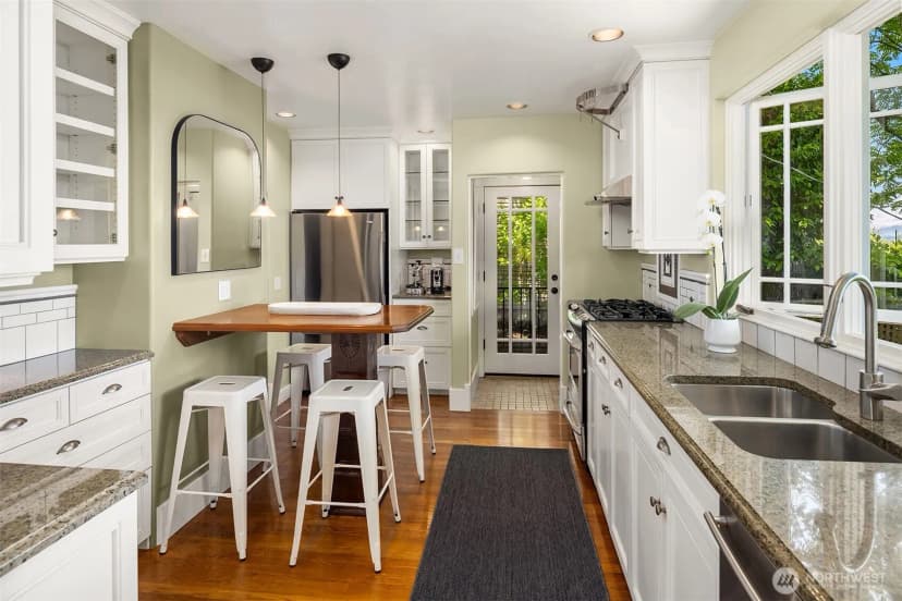 Property photo for 618 37th Avenue, Seattle photo 12