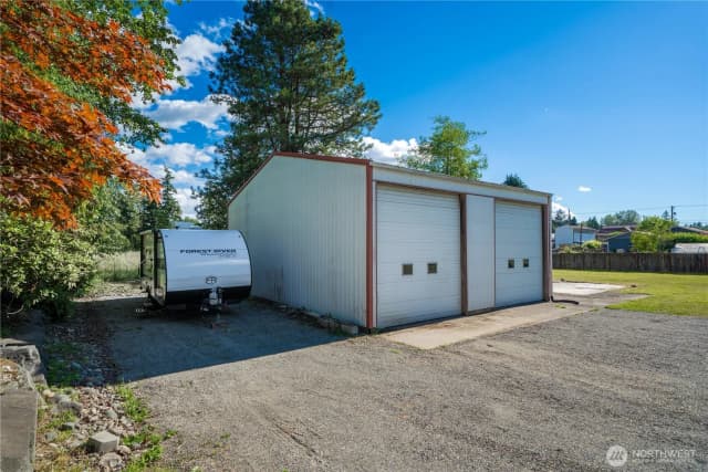 Property photo for 12217 Waller Road E, Tacoma photo 3