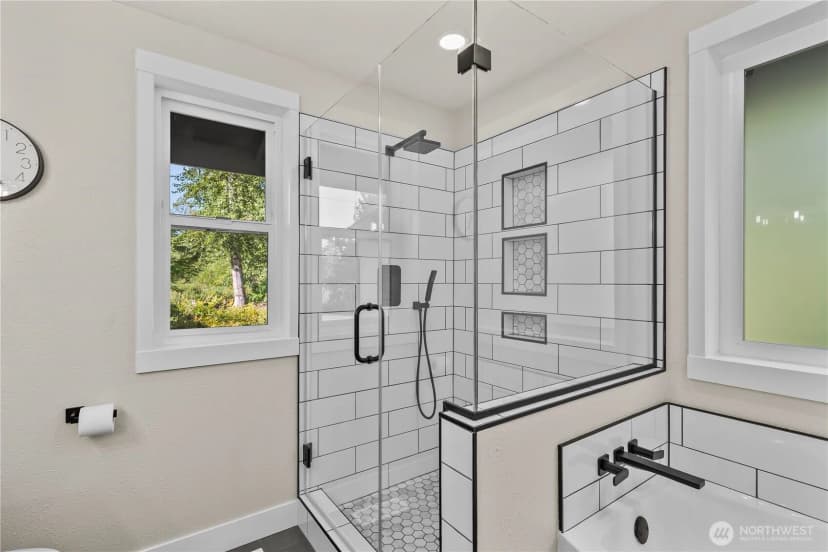 Property photo for 12217 Waller Road E, Tacoma photo 19