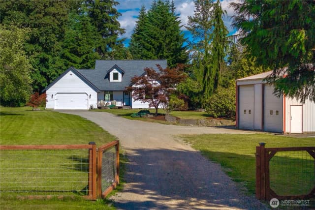 Property photo for 12217 Waller Road E, Tacoma photo 2