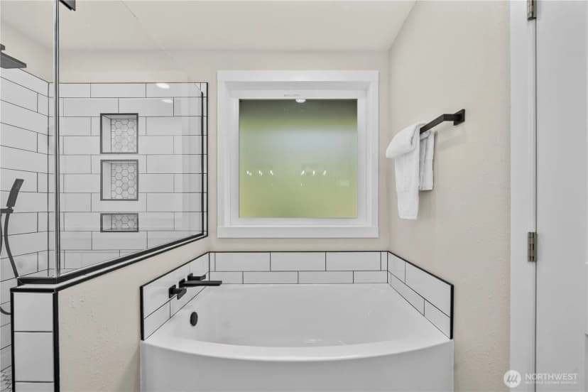 Property photo for 12217 Waller Road E, Tacoma photo 20