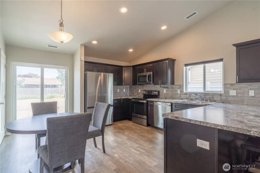Property photo for 322 W 6th Street, Warden photo 6