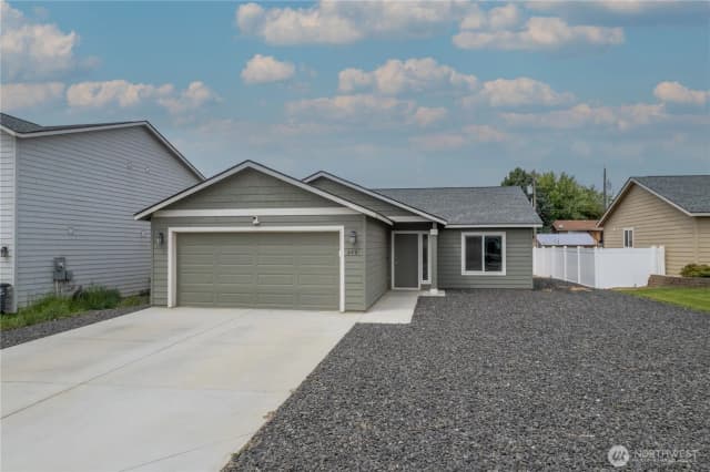 Property photo for 322 W 6th Street, Warden