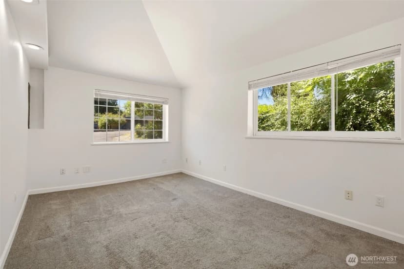 Property photo for 15520 32nd Avenue Ne, Shoreline photo 13