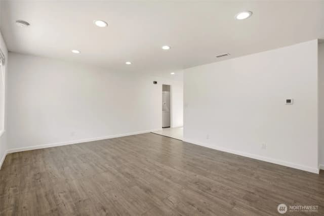Property photo for 15520 32nd Avenue Ne, Shoreline photo 5
