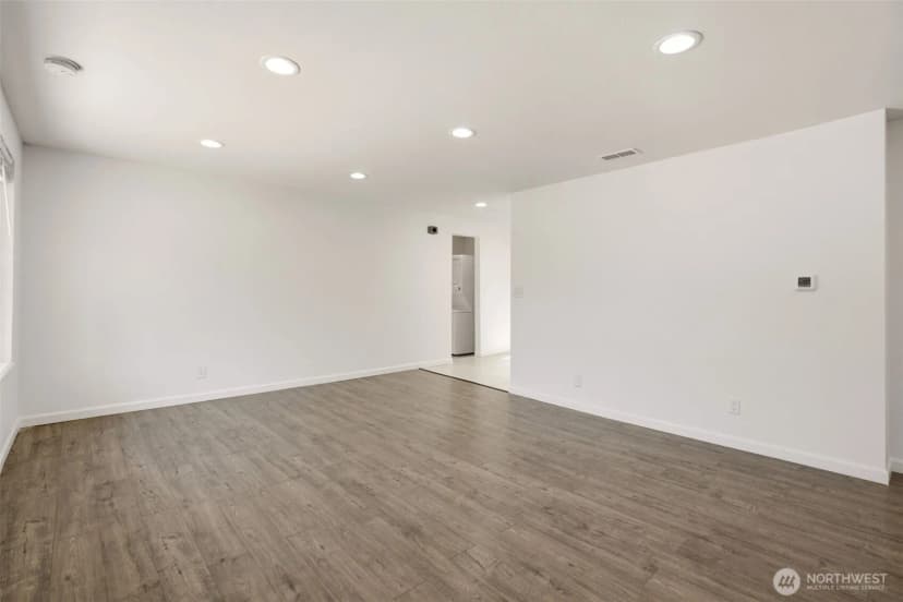 Property photo for 15520 32nd Avenue Ne, Shoreline photo 5