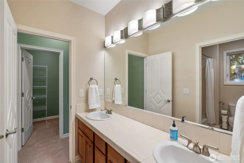 Property photo for 18330 Se 195th Place, Renton photo 26