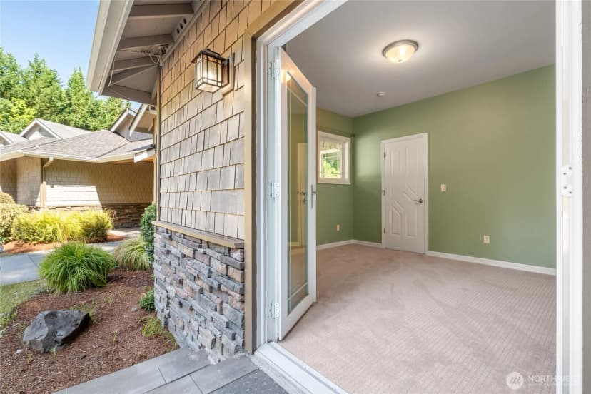 Property photo for 18330 Se 195th Place, Renton photo 28