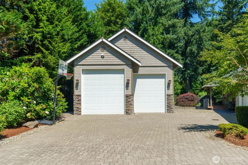 Property photo for 18330 Se 195th Place, Renton photo 35