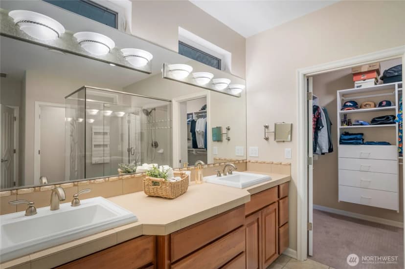 Property photo for 18330 Se 195th Place, Renton photo 23