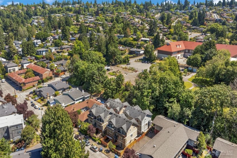 Property photo for 9130 45th Avenue Sw ##b, Seattle photo 32
