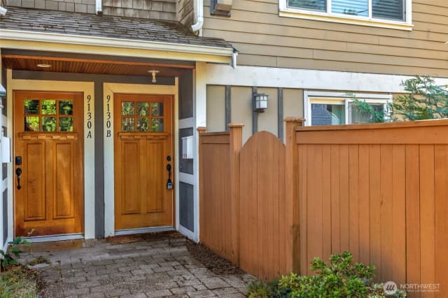 Property photo for 9130 45th Avenue Sw ##b, Seattle photo 2