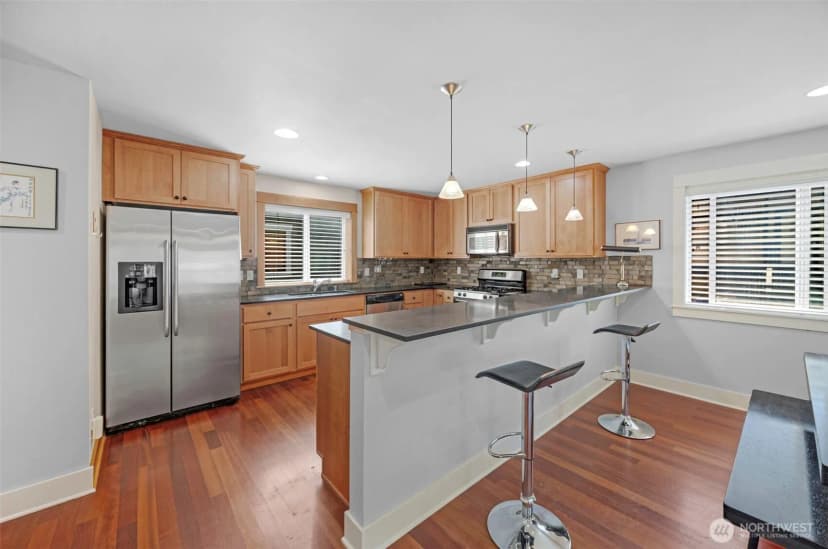 Property photo for 9130 45th Avenue Sw ##b, Seattle photo 11