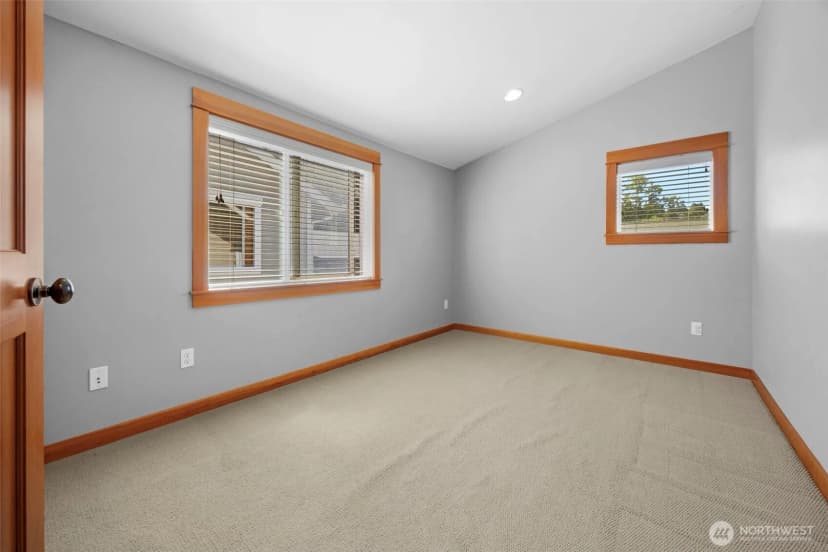 Property photo for 9130 45th Avenue Sw ##b, Seattle photo 24