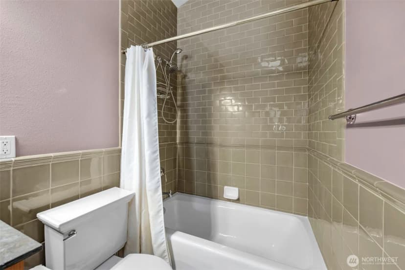 Property photo for 9130 45th Avenue Sw ##b, Seattle photo 26