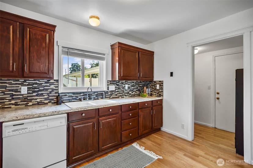 Property photo for 6609 Elliot Way, Everett photo 19