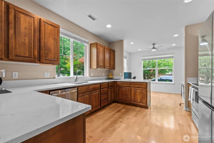 Property photo for 4900 Cypress Drive Ne, Lacey photo 9