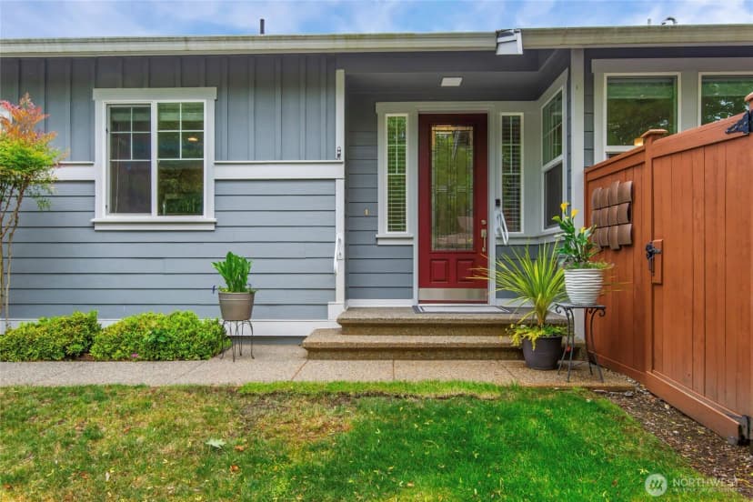 Property photo for 4900 Cypress Drive Ne, Lacey photo 2