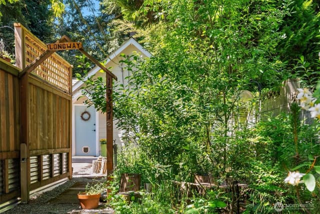 Property photo for 13337 25th Avenue Ne, Seattle