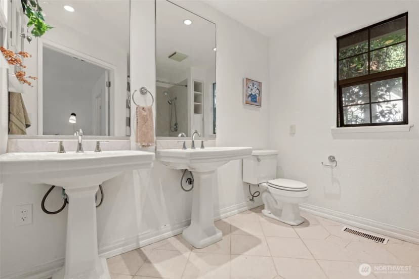 Property photo for 13257 Se 54th Place, Bellevue photo 13