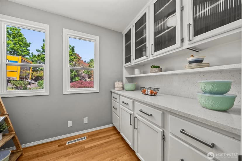 Property photo for 9123 Ne 145th Street, Kirkland photo 9