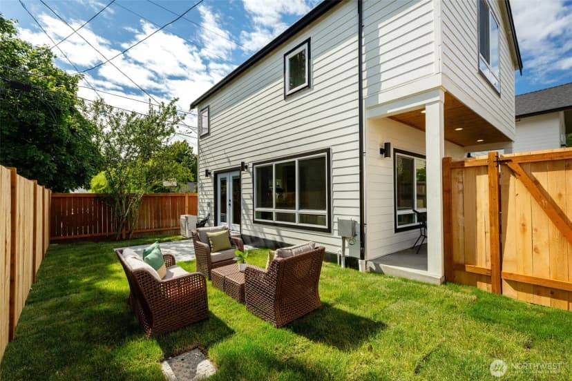 Property photo for 10053 8th Avenue Nw, Seattle photo 9
