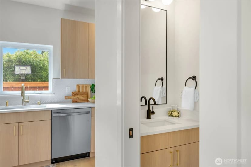 Property photo for 10053 8th Avenue Nw, Seattle photo 30