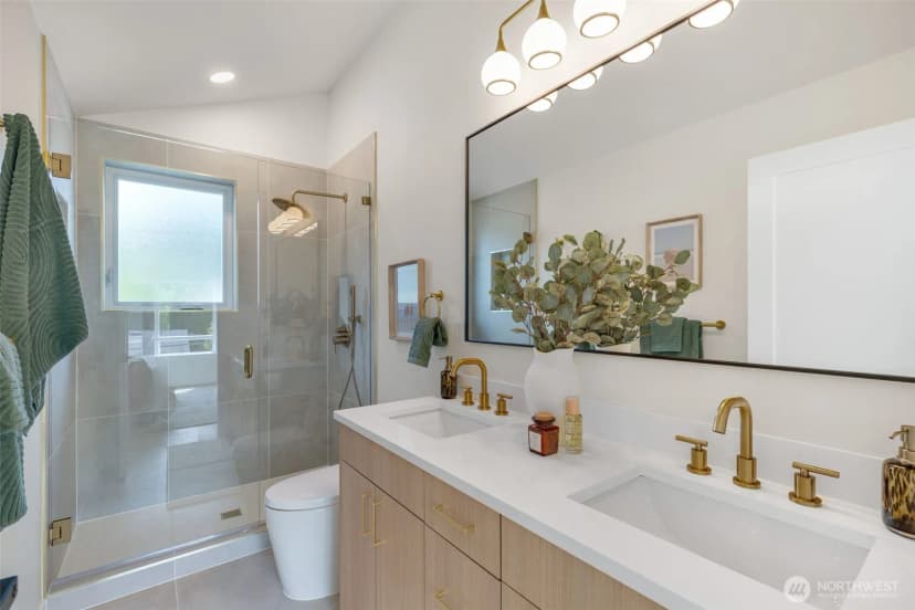 Property photo for 10053 8th Avenue Nw, Seattle photo 22