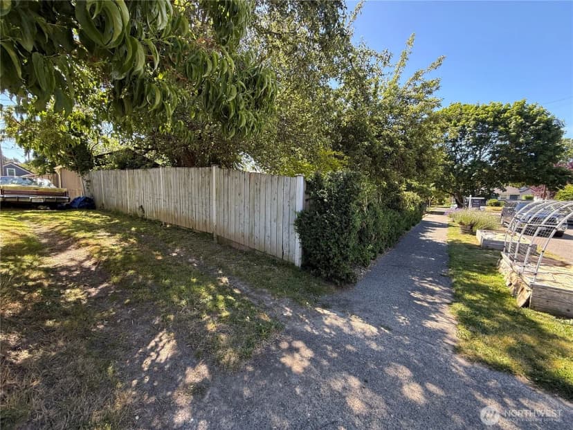 Property photo for 5050 50th Avenue Sw, Seattle photo 8
