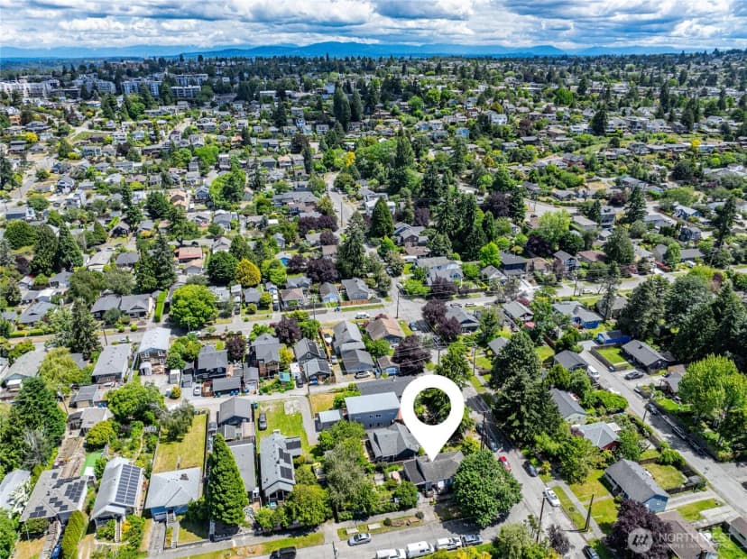 Property photo for 5050 50th Avenue Sw, Seattle photo 10