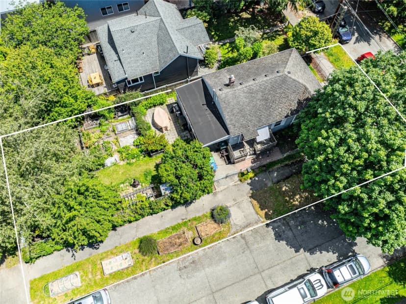 Property photo for 5050 50th Avenue Sw, Seattle photo 4