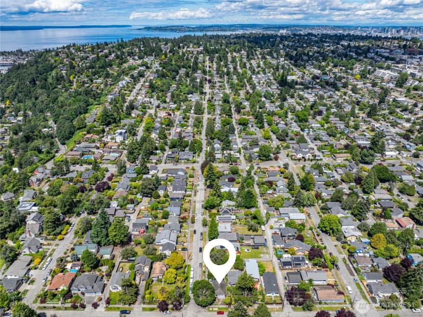Property photo for 5050 50th Avenue Sw, Seattle photo 12