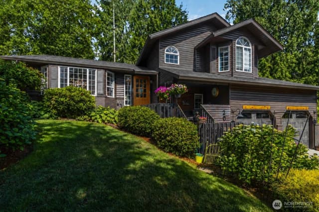 Property photo for 209 W Beacon Hill Drive, Longview photo 2