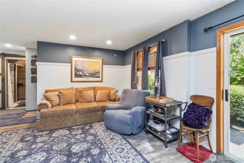 Property photo for 209 W Beacon Hill Drive, Longview photo 25