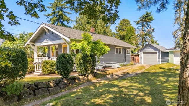 Property photo for 3222 38th Avenue Sw, Seattle photo 2
