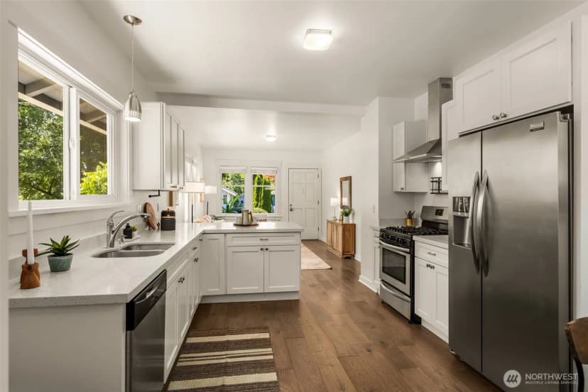 Property photo for 3222 38th Avenue Sw, Seattle photo 9