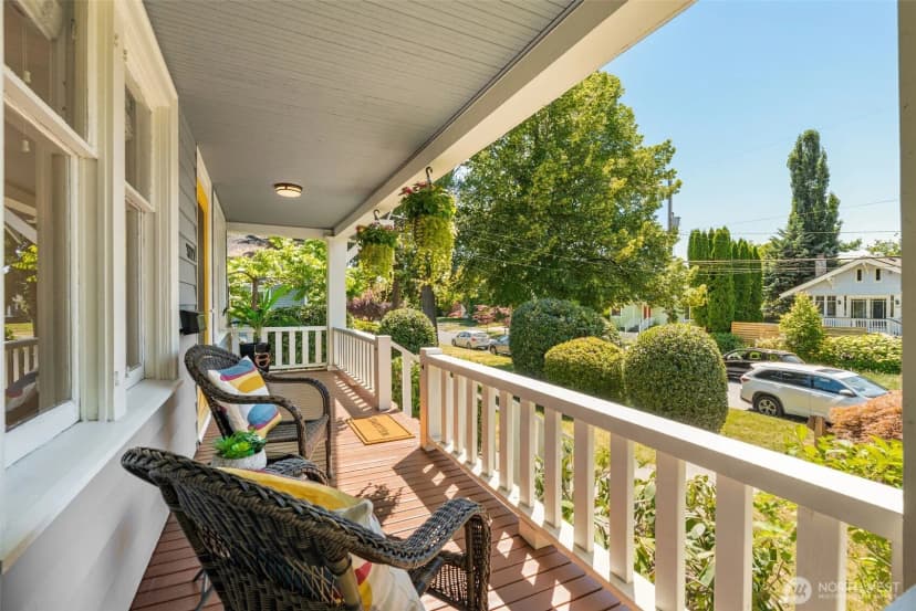Property photo for 3222 38th Avenue Sw, Seattle photo 4