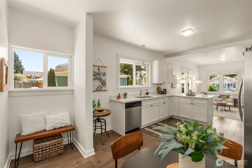 Property photo for 3222 38th Avenue Sw, Seattle photo 10