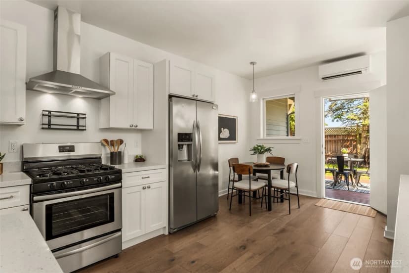 Property photo for 3222 38th Avenue Sw, Seattle photo 11