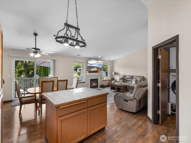 Property photo for 7812 Condor Drive Ne, Arlington photo 4