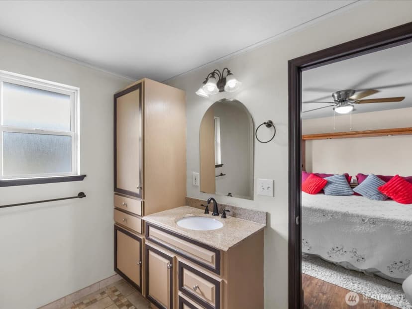 Property photo for 7812 Condor Drive Ne, Arlington photo 11
