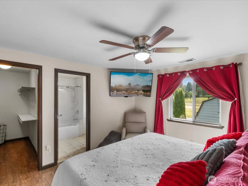 Property photo for 7812 Condor Drive Ne, Arlington photo 10