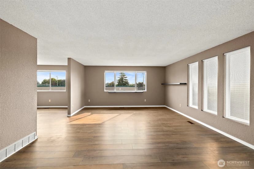 Property photo for 2516 Rockefeller Avenue #a, Everett photo 3